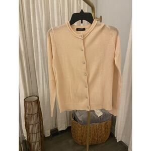 PALEO Ribbed cardigan with jeweled buttons in supersoft yarn. Soft Pink.